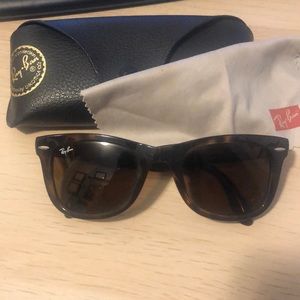 Ray Ban - Folding Wayfarer Tortoise Shall Brown